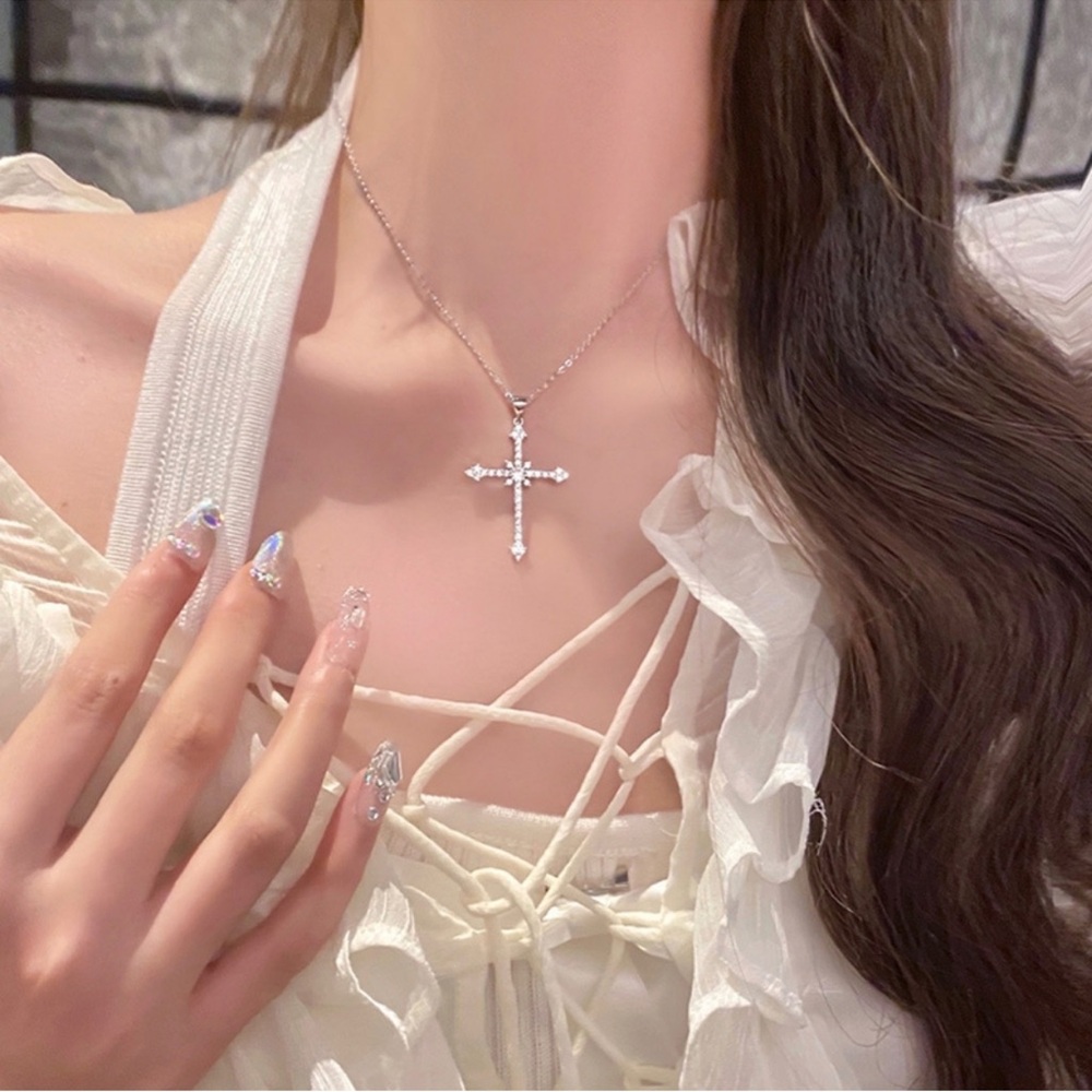 Elegant Silver Color Cross Pendant Necklace - Picture 2 of 6